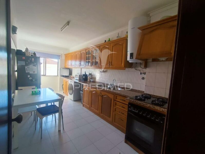 Apartment well located 2 bedrooms Amora Seixal - kitchen, balcony, 4th floor, swimming pool, store room
