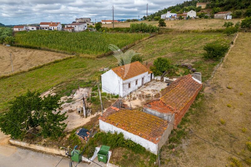 Moradia V3 Rústica para recuperar Turquel Alcobaça - sótão