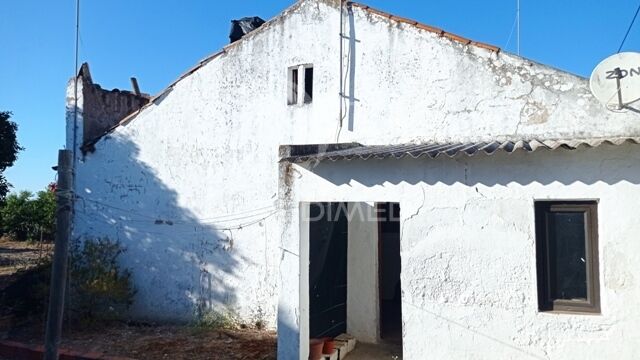 Casa Térrea bem localizada V2 Couço Coruche - sótão