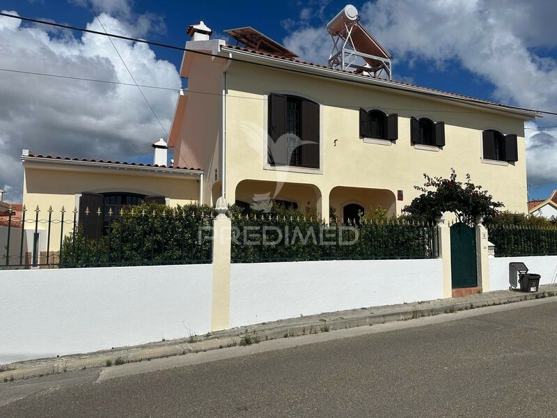 House 5 bedrooms Setúbal - fireplace, barbecue, boiler, solar panel, attic, equipped kitchen, swimming pool, solar panels