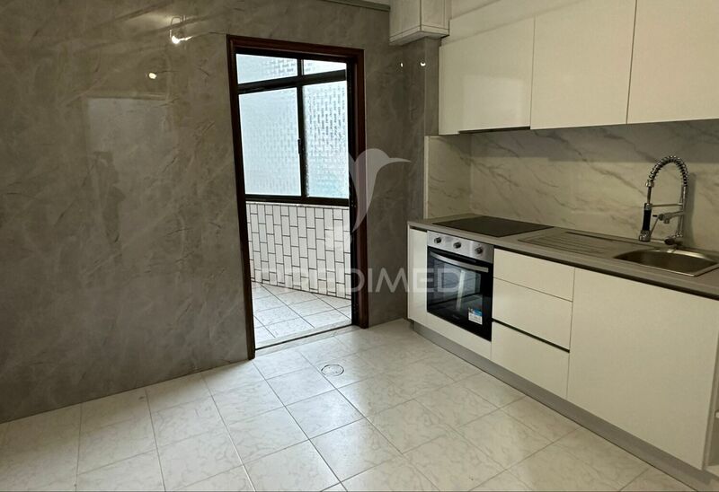 Apartment 1 bedrooms Refurbished in the center Alfena Valongo - thermal insulation, ground-floor, fireplace