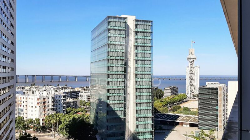 Escritório no centro Parque das Nações Lisboa - wc, ar condicionado, muita luz natural