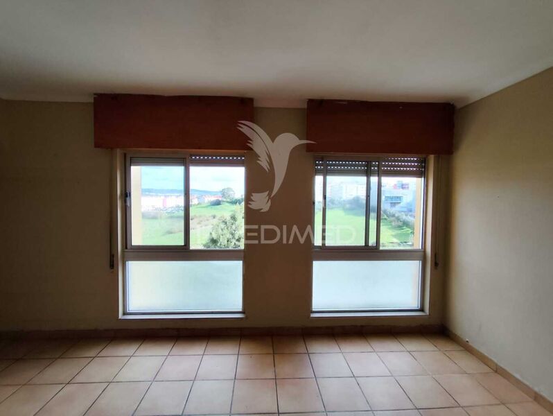 Apartamento em bom estado T3 Loures - muita luz natural