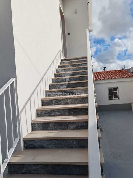 Apartamento Moderno em bom estado T2 São Martinho do Porto Alcobaça - varanda, terraço, bbq, arrecadação, vidros duplos