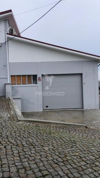 Warehouse Industrial with 304sqm Oliveira do Douro Vila Nova de Gaia