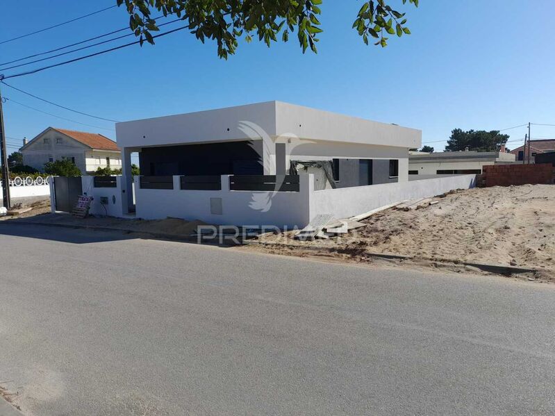 House 3 bedrooms new under construction Fernão Ferro Seixal - solar panel, central heating, parking lot, garden