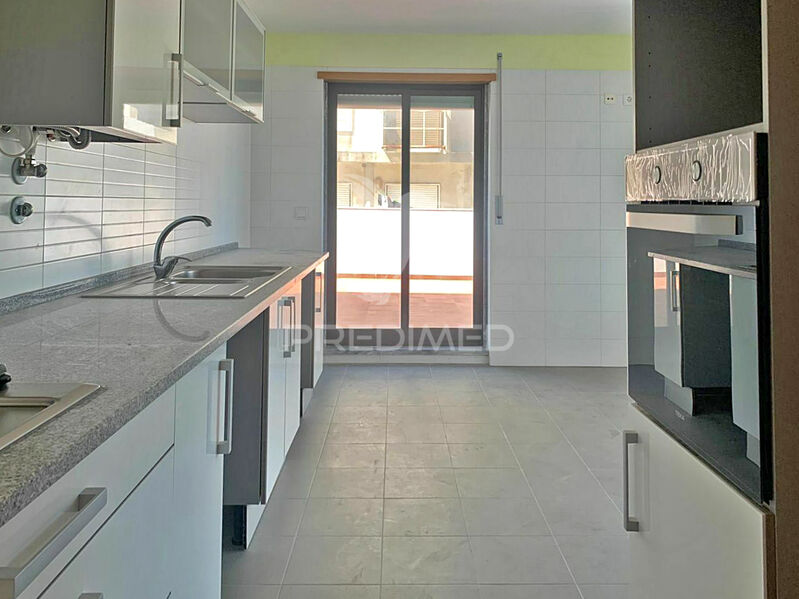 Apartamento T2 novo Algueirão-Mem Martins Sintra - caldeira, cozinha equipada, lareira, parqueamento