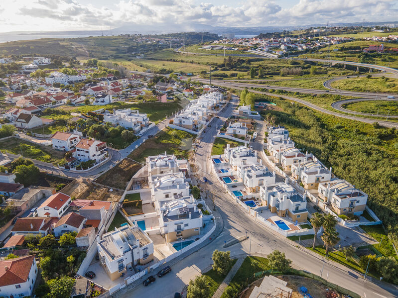 Land new with approved project Almada