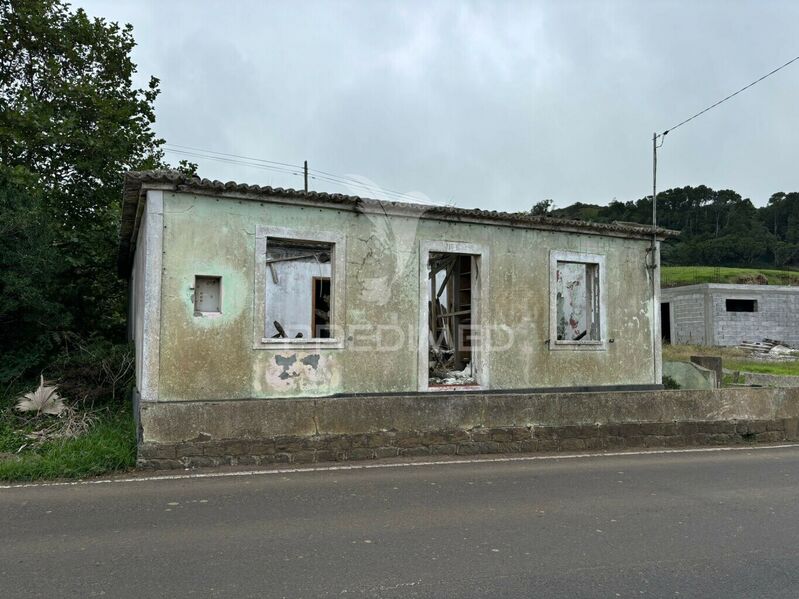 Moradia para recuperar V2 Fonte do Bastardo Praia da Vitória