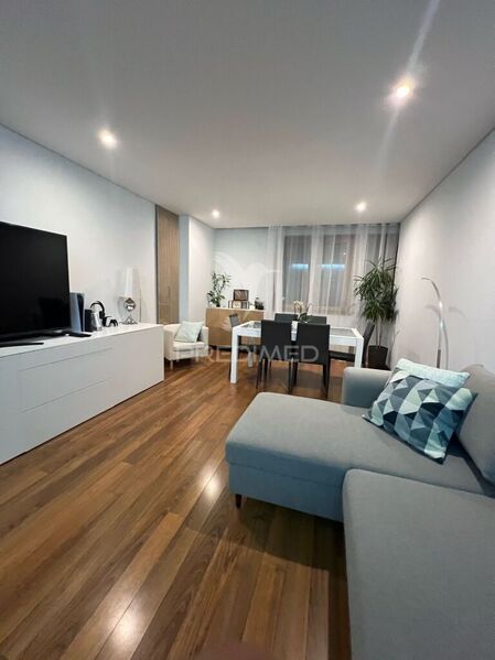 Apartamento T2 Moderno Loures - parqueamento, ar condicionado