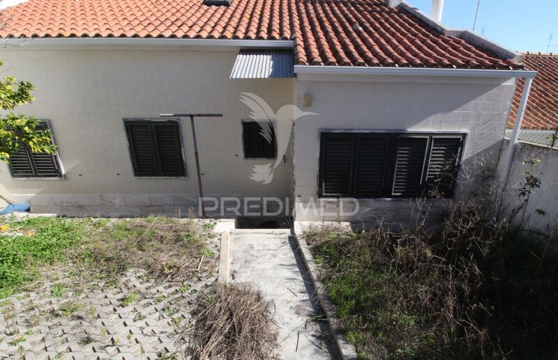 House 3 bedrooms townhouse Cabeção Mora - backyard, equipped kitchen, store room, attic, garage, marquee