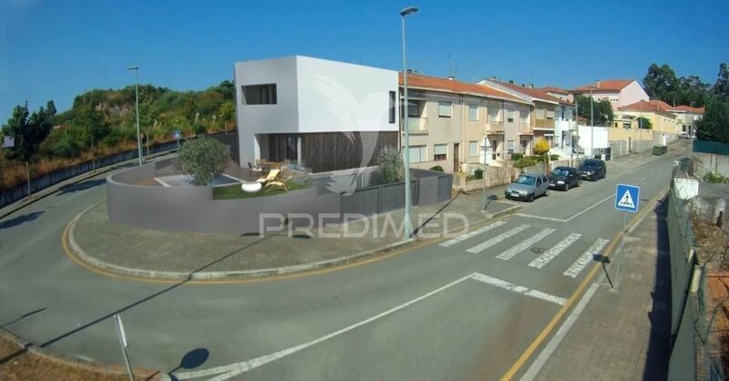 жилой дом V3 отдельная Paranhos Porto - полы с подогревом, гараж, бассейн, барбекю, экипированная кухня, сад
