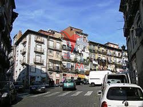 Prédio Comercial zona histórica Porto