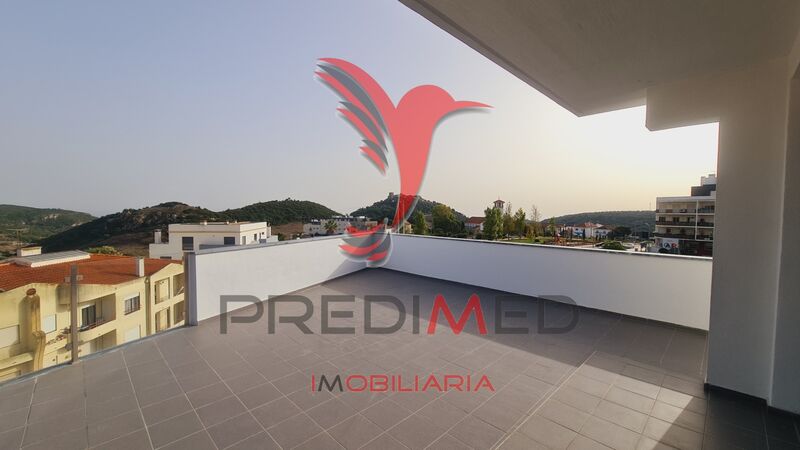 Apartment T3 Duplex Castelo (Sesimbra) - parking lot, solar panels, terrace, barbecue, sea view, balcony, balconies, double glazing, kitchen, floating floor, ground-floor, air conditioning