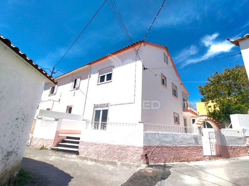 House 3 bedrooms Refurbished Sintra - swimming pool, balcony, double glazing, attic, plenty of natural light, fireplace