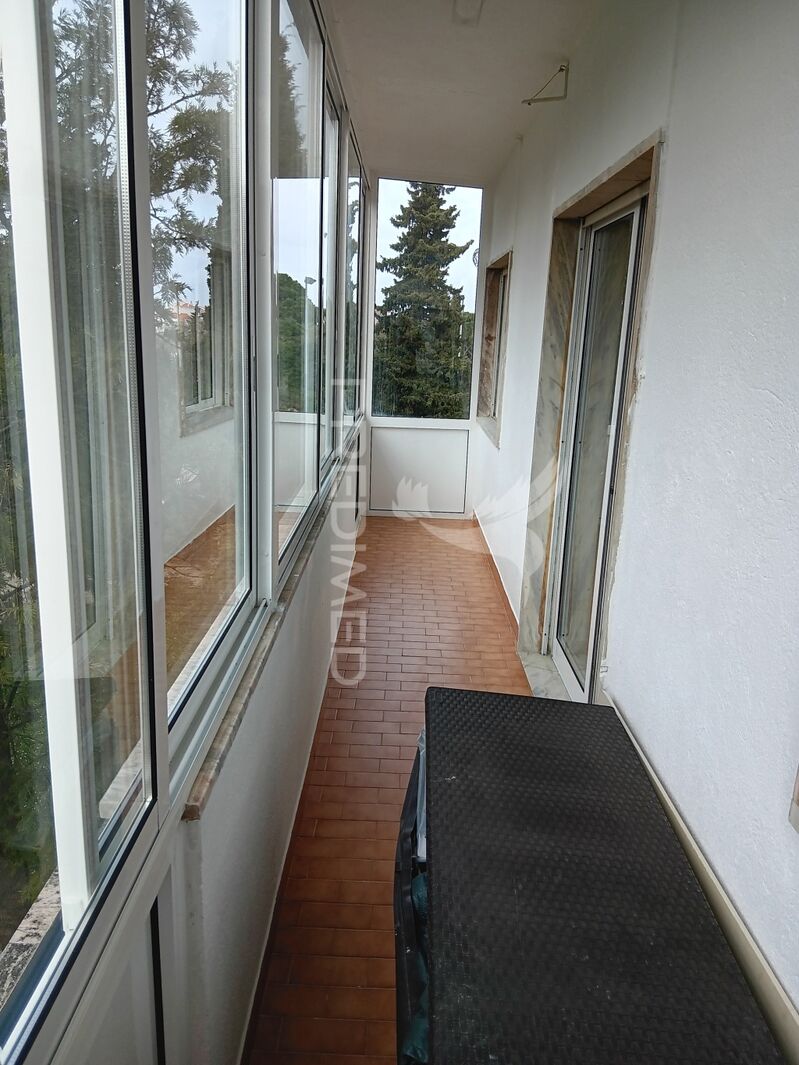 Apartment T4 Almada - ,