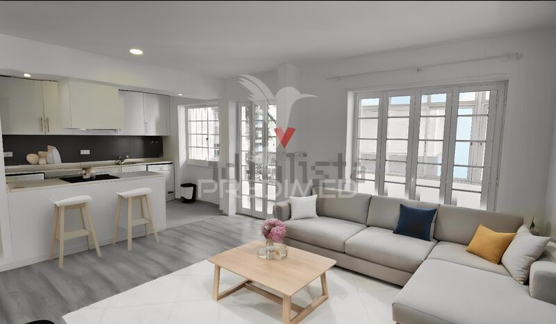Apartamento Renovado T3 Alvalade Lisboa - cozinha equipada, varandas, ar condicionado, 2º andar