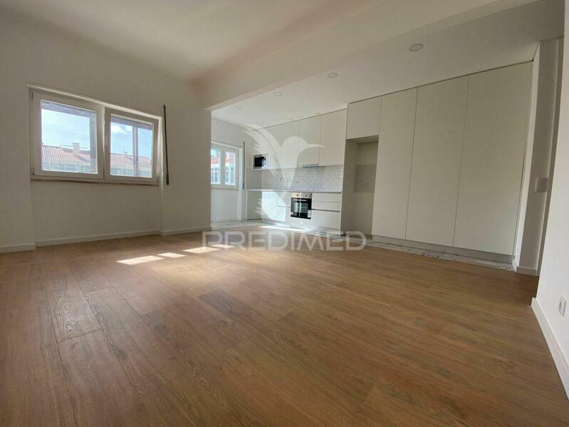 Apartamento Remodelado T3 Setúbal - marquise, varanda, vidros duplos