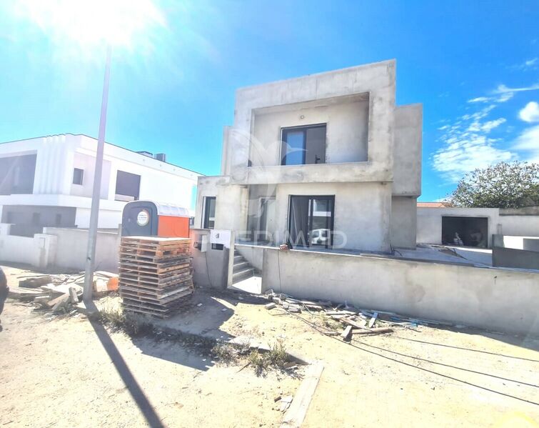 House 4 bedrooms Luxury under construction Corroios Seixal - garage, balcony, swimming pool