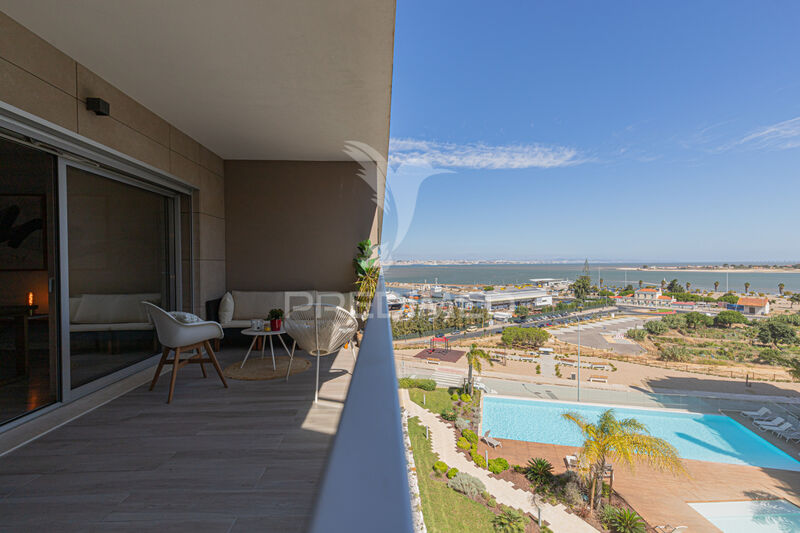 Apartment Modern 3 bedrooms Seixal - parking lot, swimming pool, garden, barbecue, air conditioning, equipped, balcony, fireplace, floating floor, store room