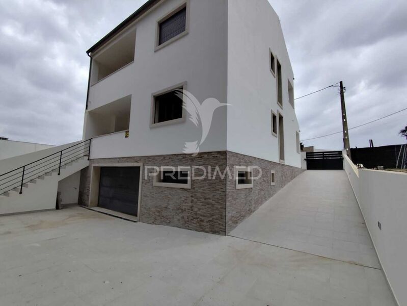 House new 4 bedrooms Amora Seixal - garage, boiler, balcony