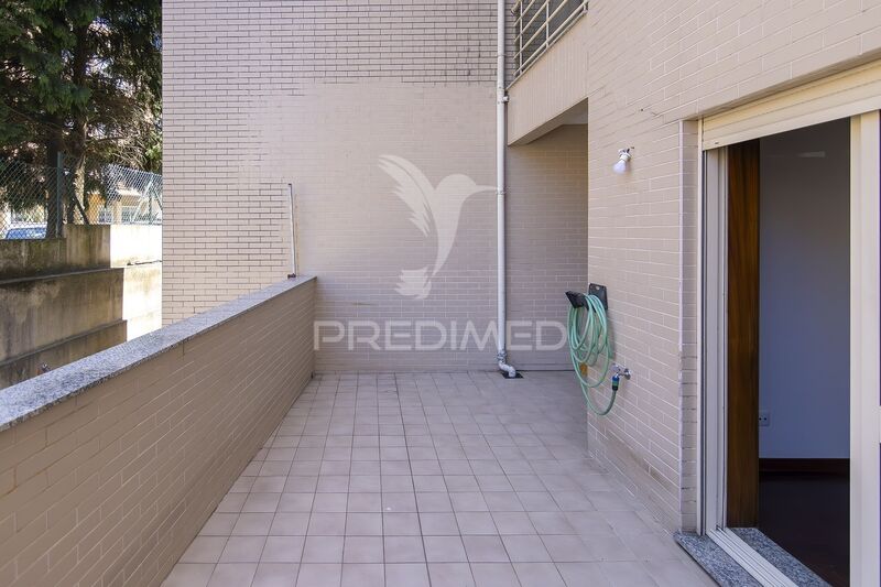 Apartment Renovated T2 Vila Nova de Gaia - garage, fireplace, gated community, great location, garden, terrace, central heating, parking space, boiler