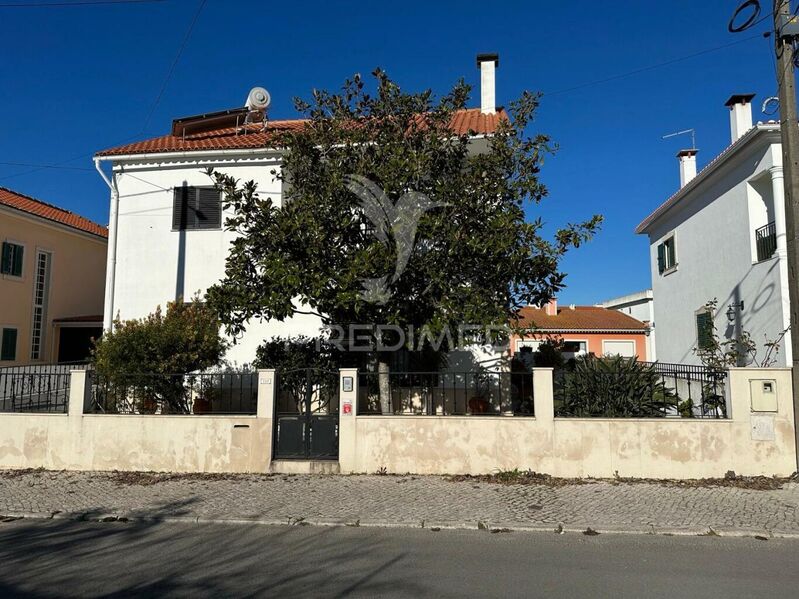 House V5 Refurbished São Salvador Santarém - garage, attic, balcony, fireplace, solar panels, automatic gate, air conditioning, barbecue, backyard, swimming pool, alarm, garden