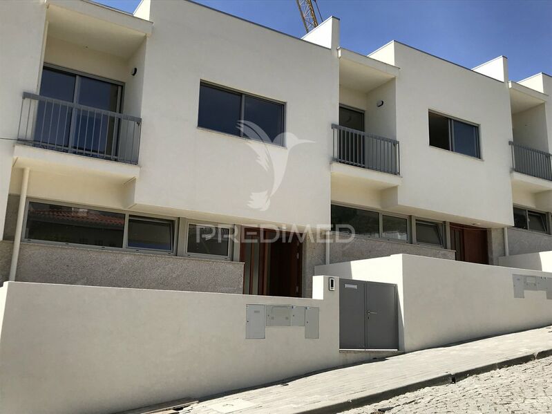 House 3 bedrooms new Amarante - automatic gate, garage, central heating, double glazing, terrace