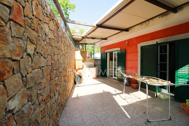 House V5 townhouse Quelfes Olhão - terrace, barbecue, quiet area, sea view, backyard, garage, balcony