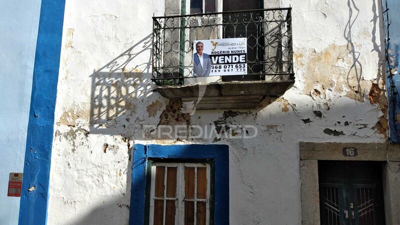 Prédio Moderno zona histórica Santiago do Cacém - terraço