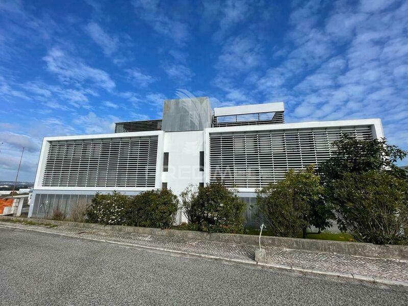 Escritório Centro empresarial Caldas da Rainha - sala de reunião, terraço, ar condicionado