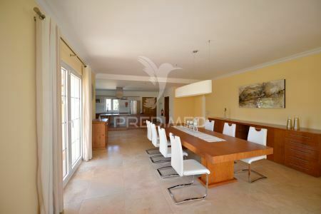 House 6 bedrooms Silves - underfloor heating, solar panels, fireplace, barbecue, swimming pool