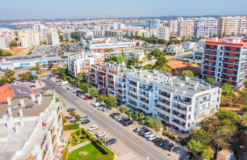 Apartamento Moderno T3 Portimão - garagem, zona calma, terraço