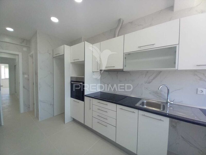 Apartment As new 4 bedrooms Montijo - equipped, double glazing