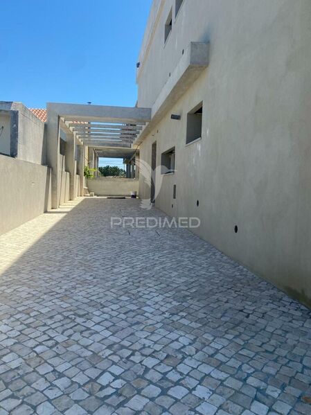 House 3 bedrooms Semidetached Fernão Ferro Seixal - garden, barbecue, solar panels, balcony, equipped kitchen, double glazing, swimming pool, balconies, air conditioning