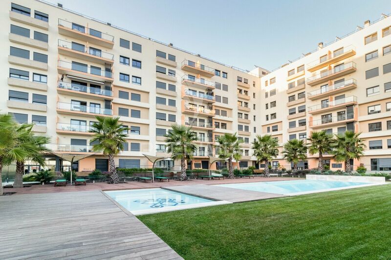 Apartment T1 Seixal - playground, condominium, balcony, central heating, solar panels, store room, swimming pool, garden