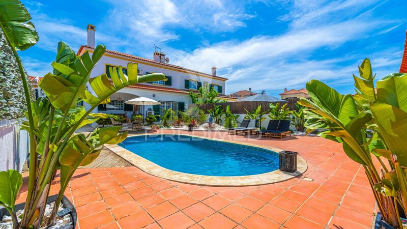 House 4 bedrooms Setúbal - equipped, fireplace, barbecue, garden, garage, balcony, swimming pool