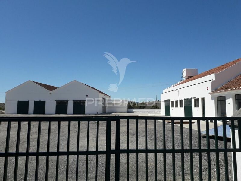 Workshop Industrial with 340sqm Sintra - parking lot