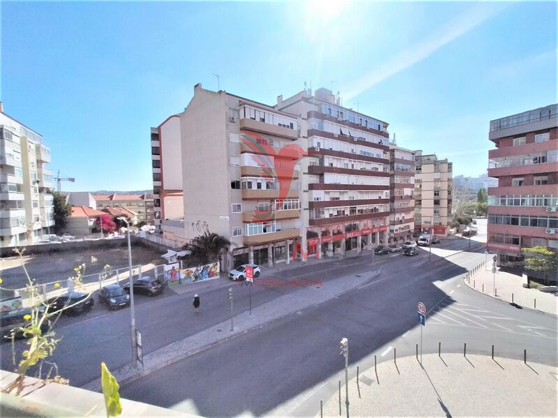 Apartment 2 bedrooms Refurbished in the center Odivelas - double glazing, equipped, 2nd floor, boiler, balcony
