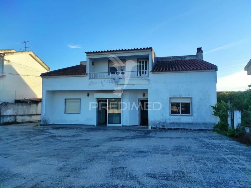 House to recover 8 bedrooms Setúbal - garage