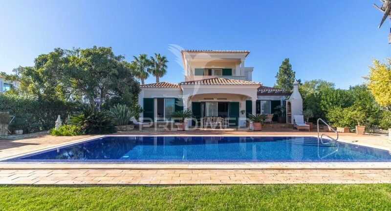 House 3 bedrooms in the center Lagoa (Algarve) - tennis court, furnished, equipped kitchen, equipped, underfloor heating, garden, terrace, balcony, garage, swimming pool