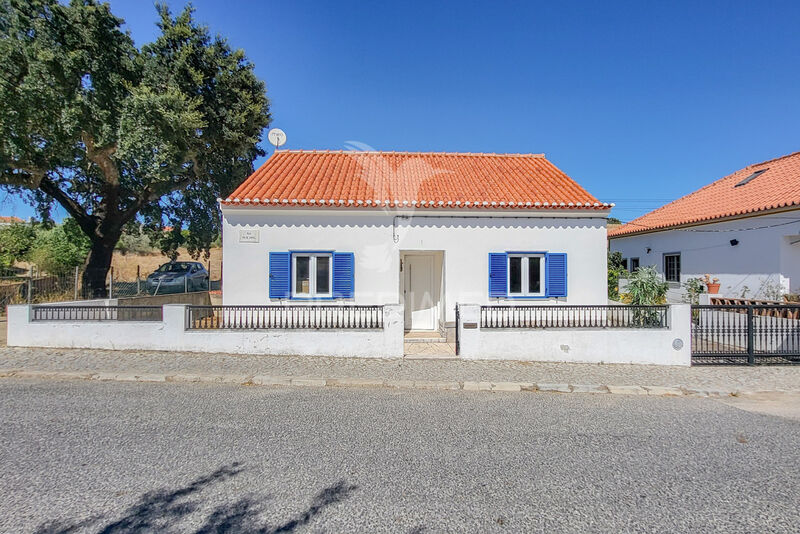 House V2 Single storey Arraiolos - backyard, attic