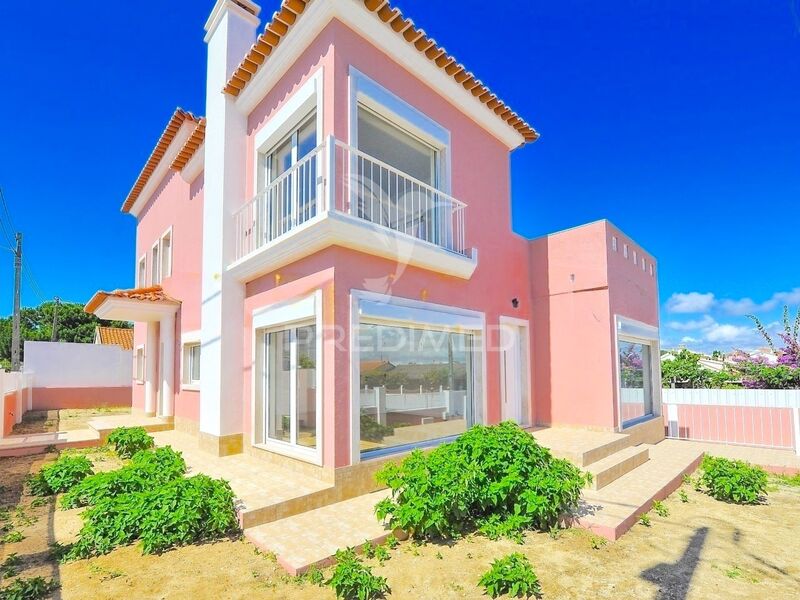 House V3 Luxury in good condition Almada - equipped, automatic gate, terrace, barbecue, air conditioning, double glazing, store room, heat insulation, attic, swimming pool