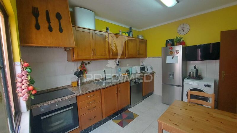 House 3 bedrooms in good condition Santarém - attic, garage