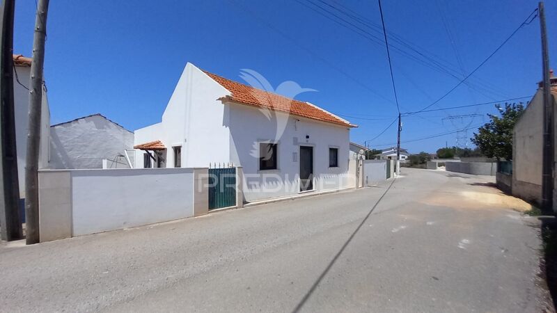 House Refurbished 2 bedrooms Turquel Alcobaça - double glazing, garage, backyard