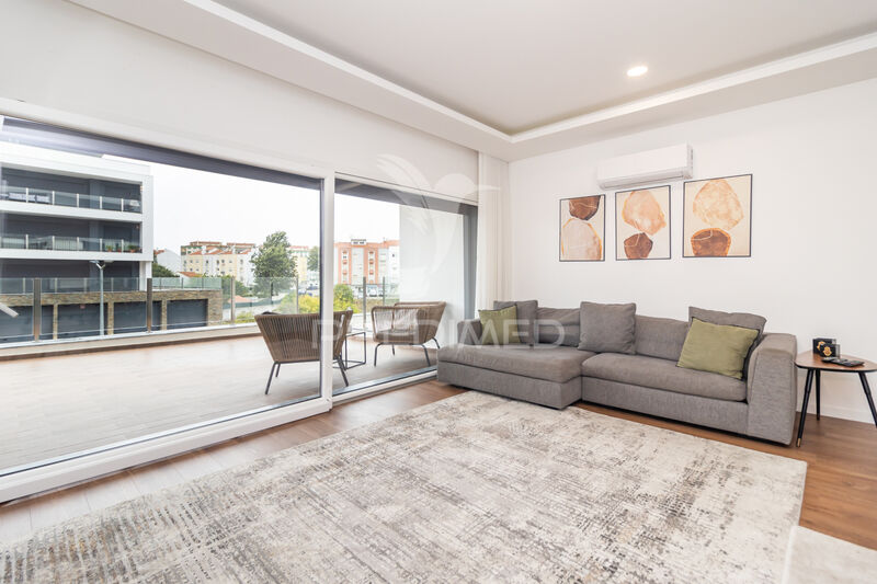 Apartment 3 bedrooms Luxury Seixal - garage, terraces, terrace, solar panels, furnished, equipped, air conditioning, balconies, thermal insulation, balcony