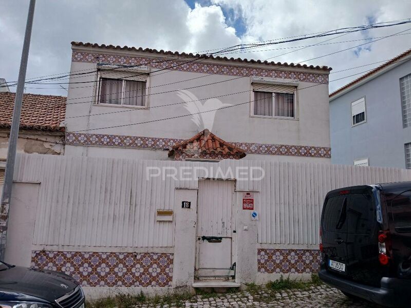 Moradia V5 Sintra - marquise, portão automático, terraço, jardim, garagem