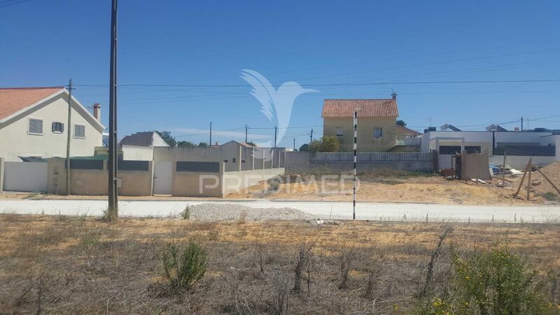 Terreno Urbano para construção Fernão Ferro Seixal - zona muito calma