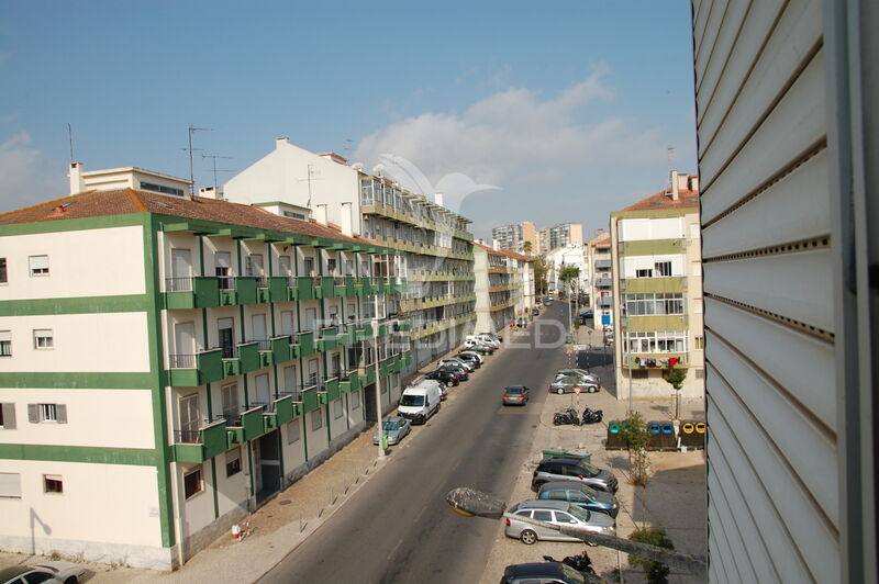 Apartment T2 Almada - balcony