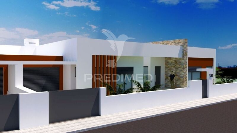 House 4 bedrooms Single storey Setúbal - solar panels, double glazing, equipped kitchen, air conditioning, garage, barbecue, garden, swimming pool